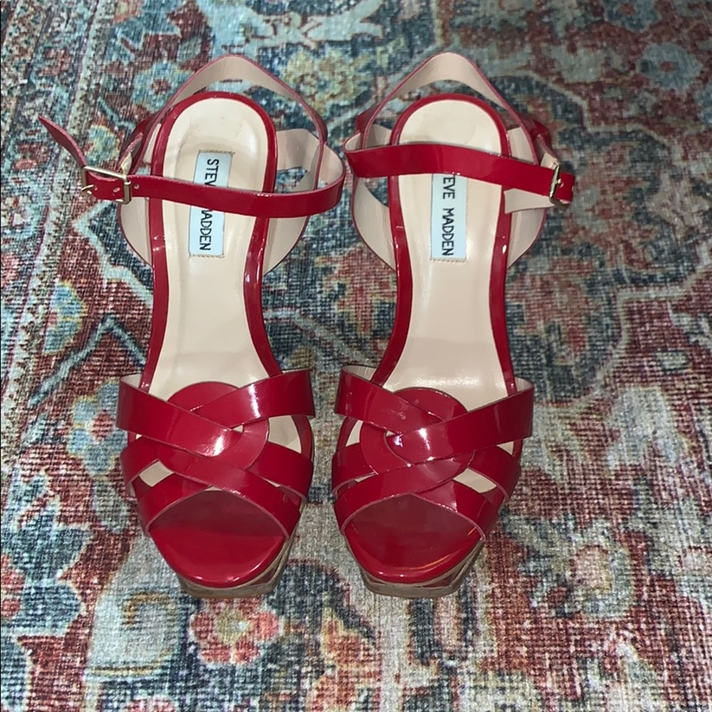 Steve Madden Red leather pumps